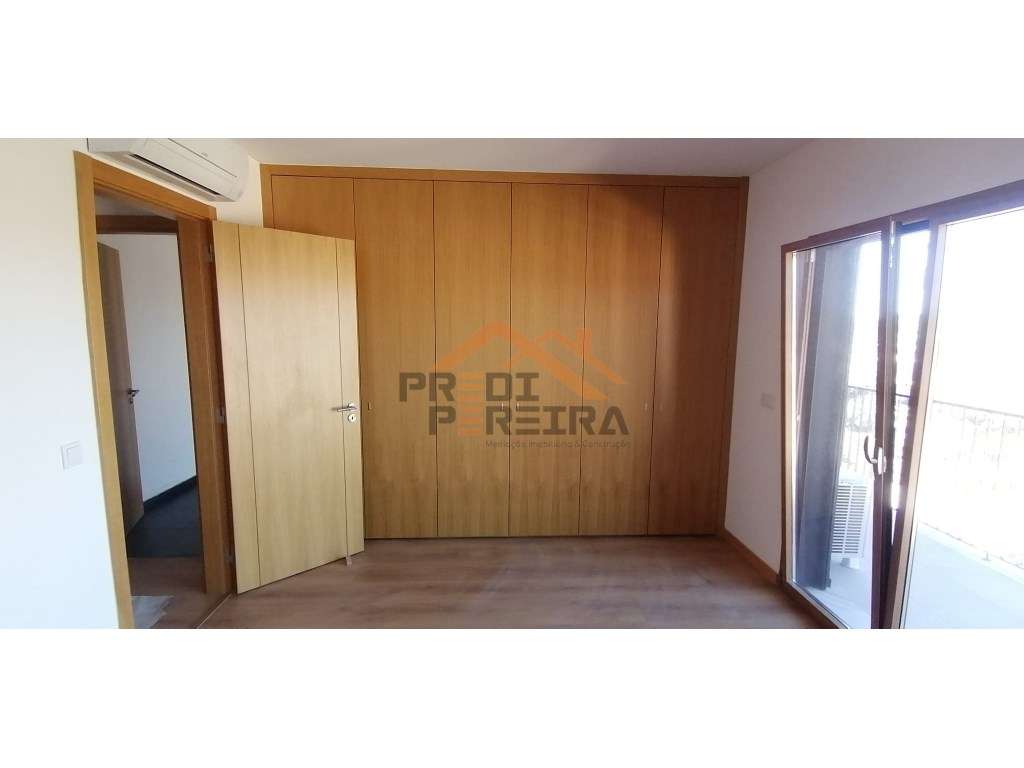 Situado na Ramada, T2 a Estrear | Varandas + Terraço | Parqueamento... - Grande imagem: 4/31