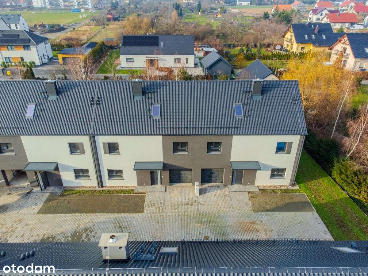 Nowy duży dom w zabudowie szeregowej w Sadkowie - Pełny obrazek: 5/14