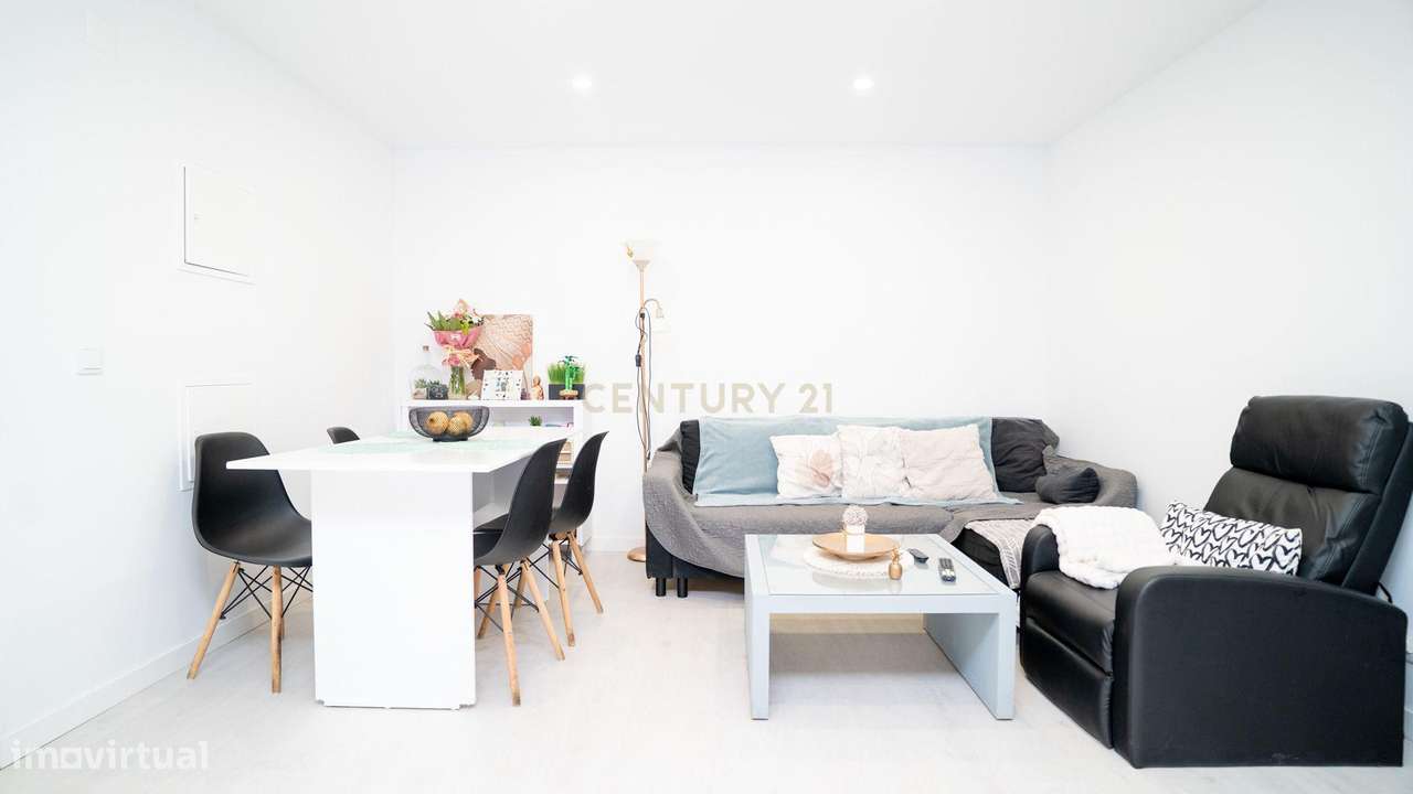 Apartamento T3+1* no Largo da Amoreira, Ramada - Grande imagem: 3/28