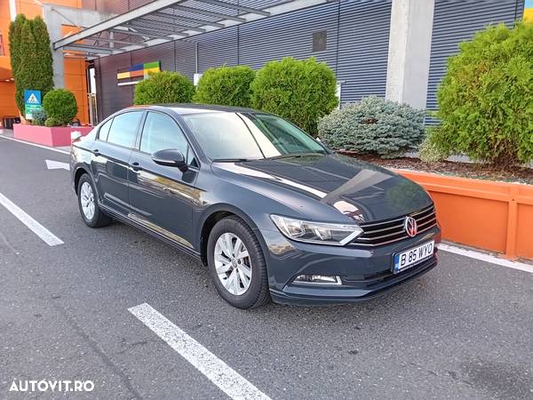 Volkswagen Passat 1.6 TDI Trendline - 1