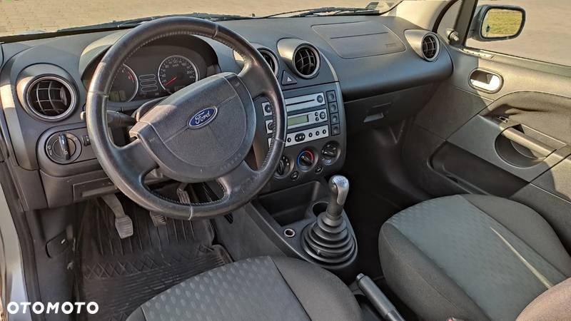 Ford Fiesta 1.4 TDCi - 10