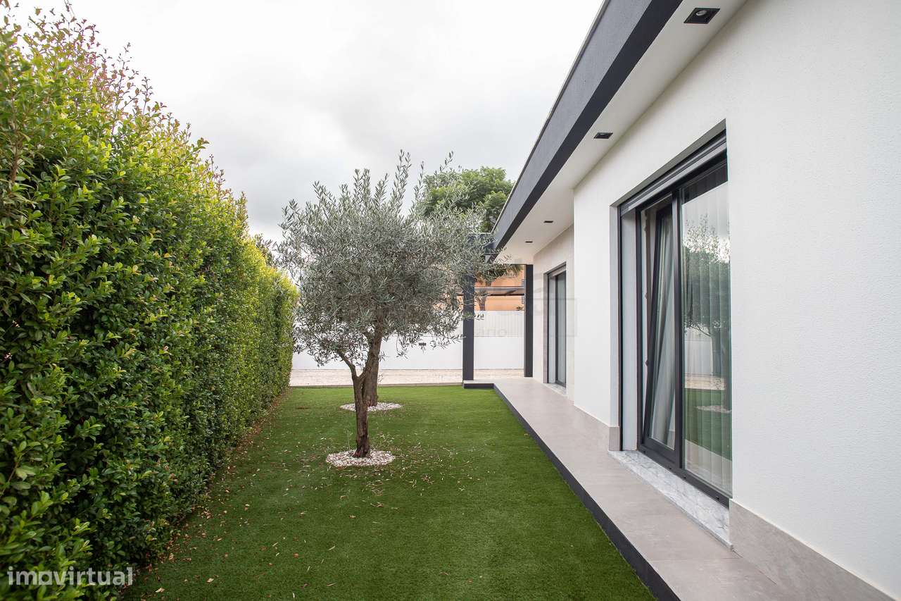 Moradia T4 Térrea, com piscina – Vila Nogueira de Azeitão-35
