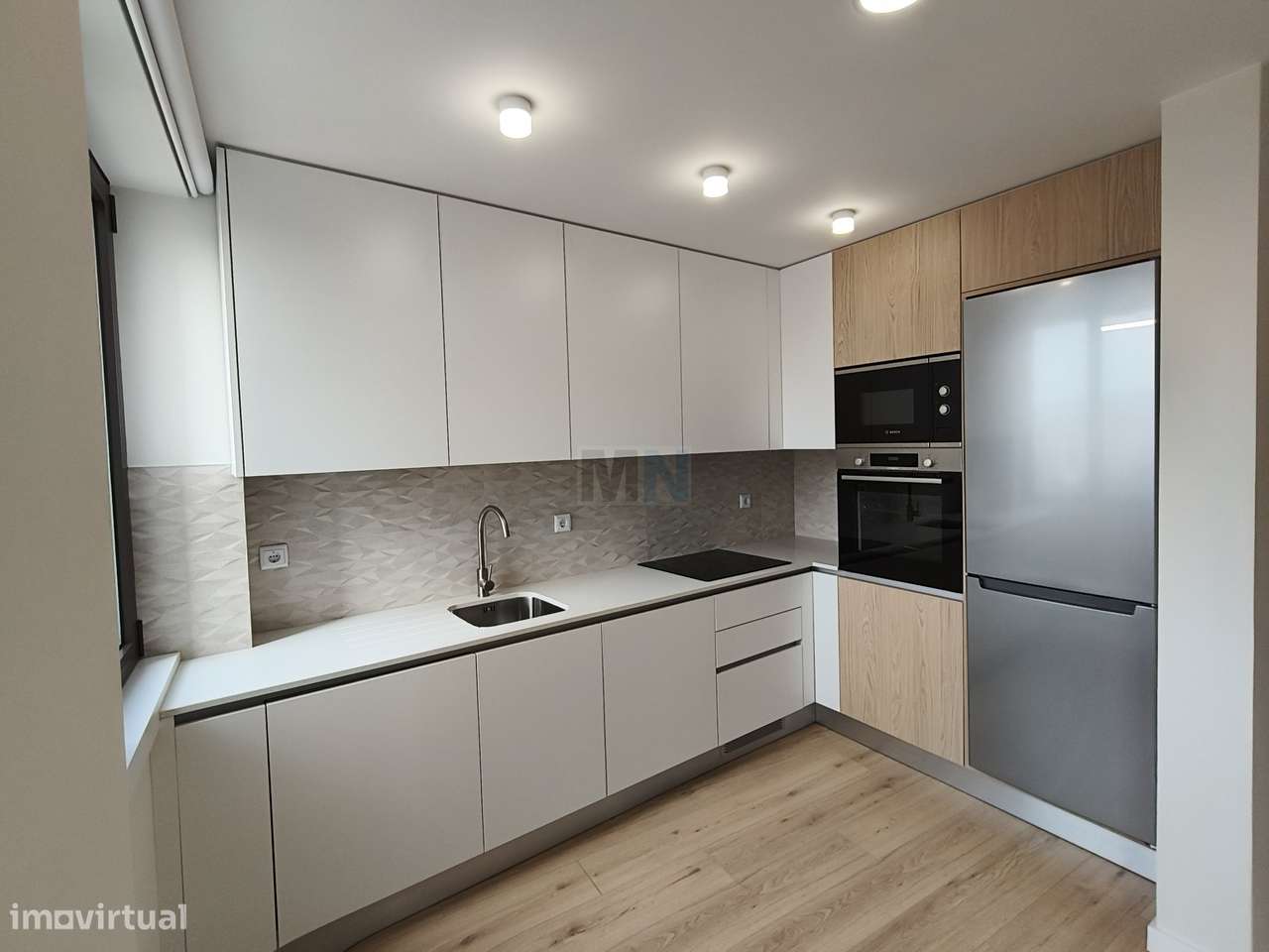 Vende-se T2 Totalmente Renovado em Celas – Vistas Rio e Universidade-9