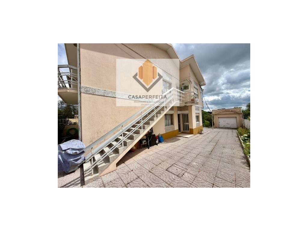 Andar Moradia T3 com Terreno - Avintes-25