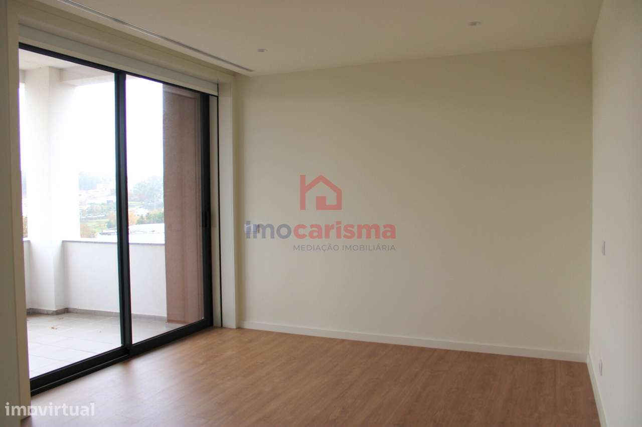 Apartamento T3 Novo, No Último Piso, Centro de Paços de Ferreira-16