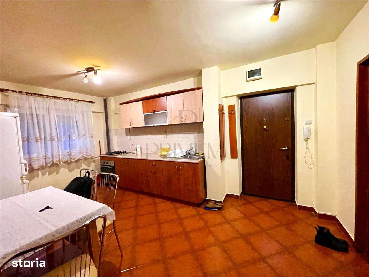 ARADULUI - ETAJ 1 - LIFT - BLOC IZOLAT - 3 CAMERE - 2 BAI - DECOMANDAT-6