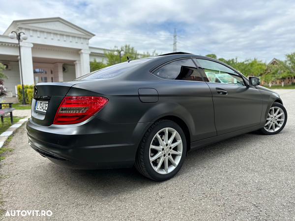 Mercedes-Benz C 220 CDI DPF Coupe (BlueEFFICIENCY) 7G-TRONIC - 11