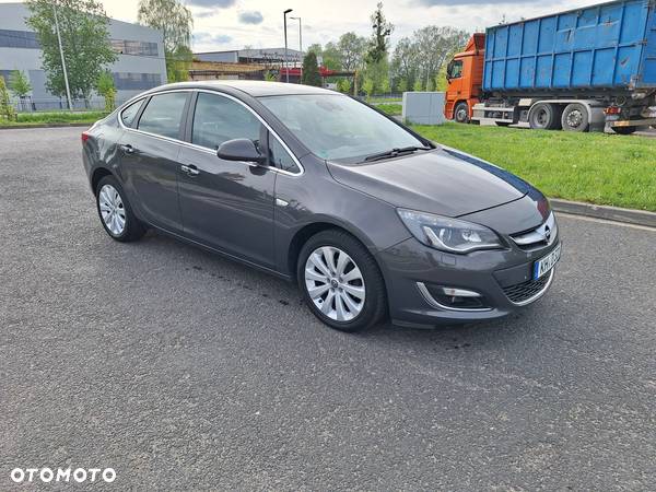 Opel Astra 1.4 Turbo Automatik 150 Jahre - 8