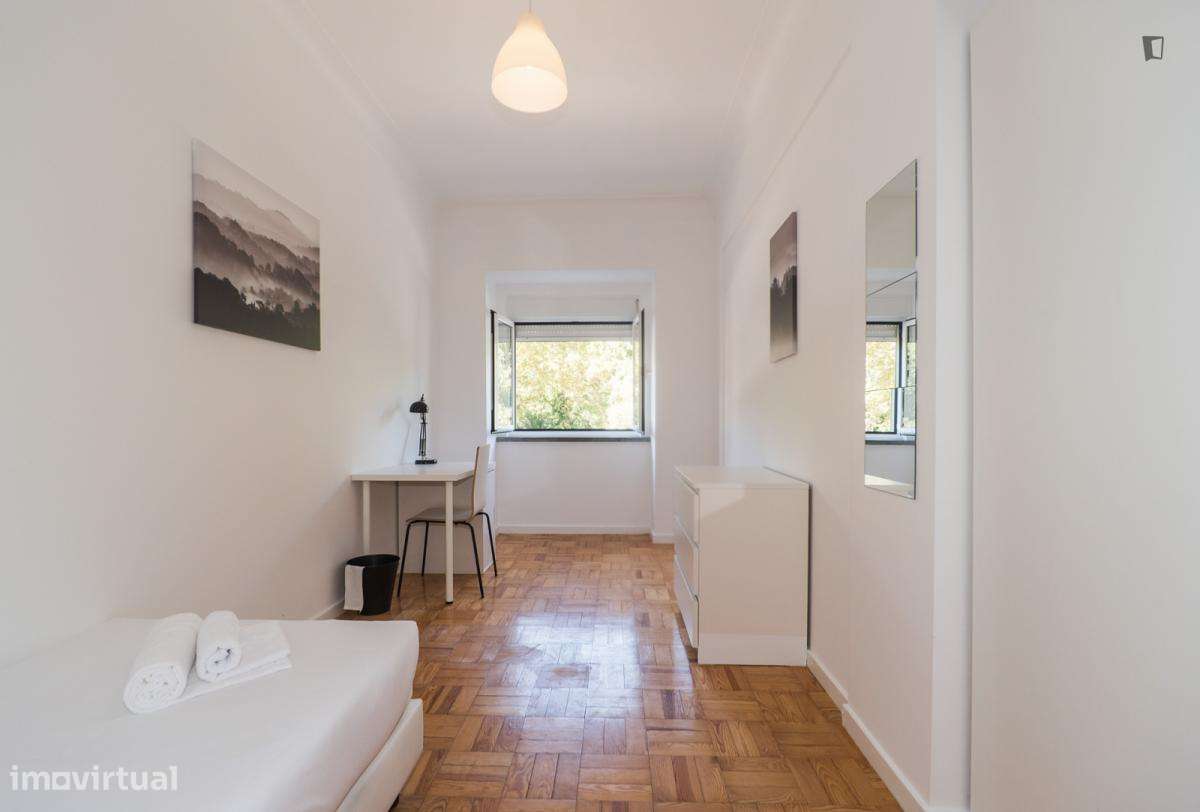 Quarto - localizado em Sete Rios Lisbon - Grande imagem: 5/8