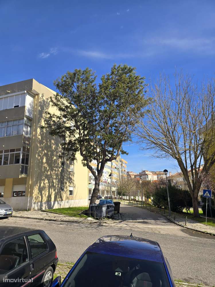 T1 na Póvoa de Santa Iria com escritório extra (Arrecadação com WC) - Grande imagem: 4/10