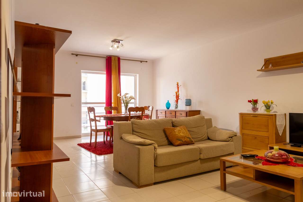 Apartamento T2 Espaçoso em Armação de Pêra com Garagem!-11