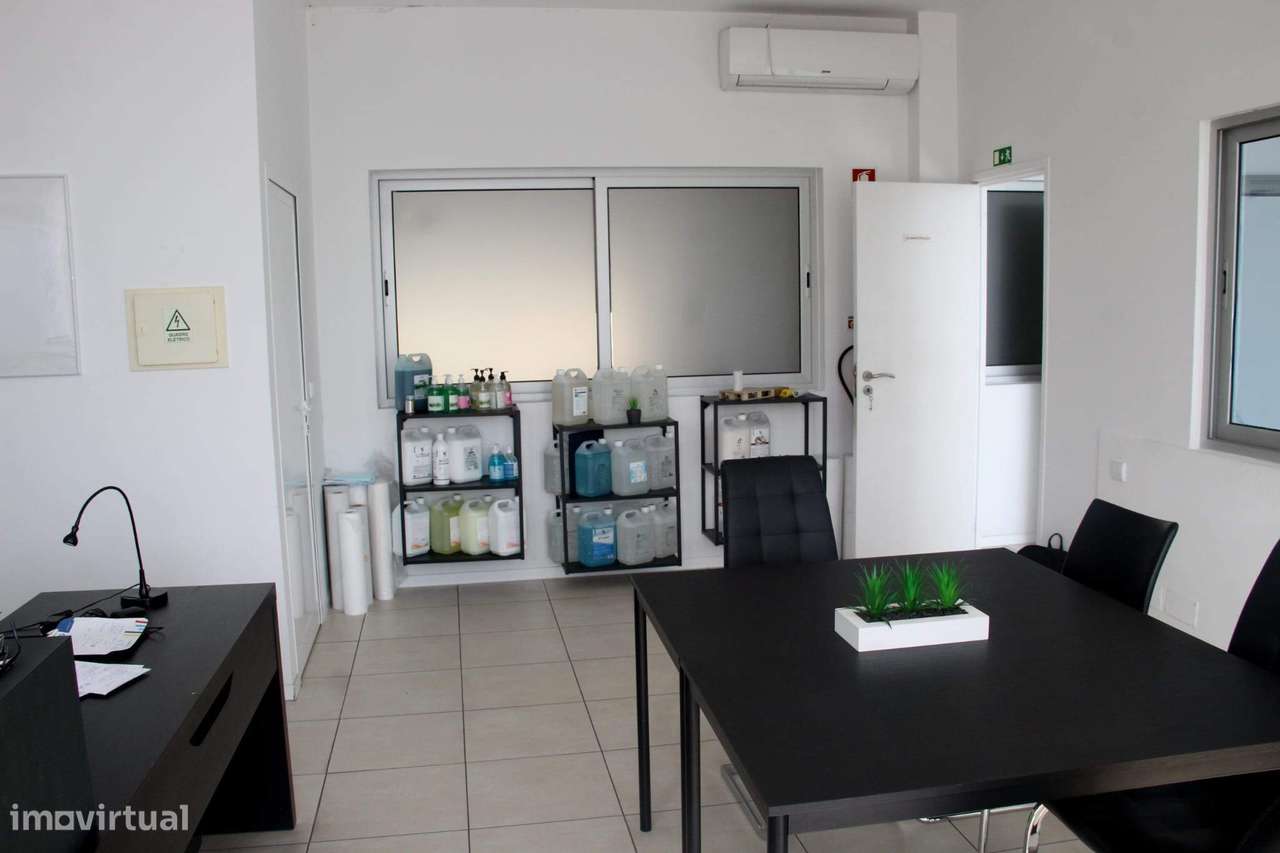 Armazém Industrial com Excelente Localização em Braga-29