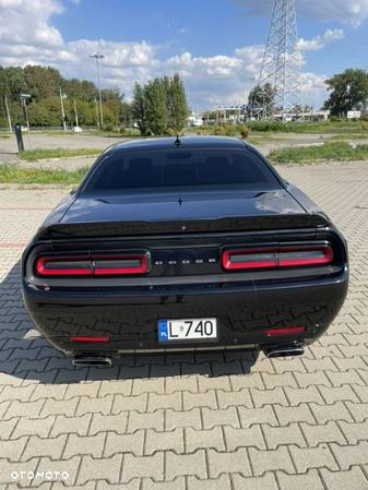 Dodge Challenger - 5