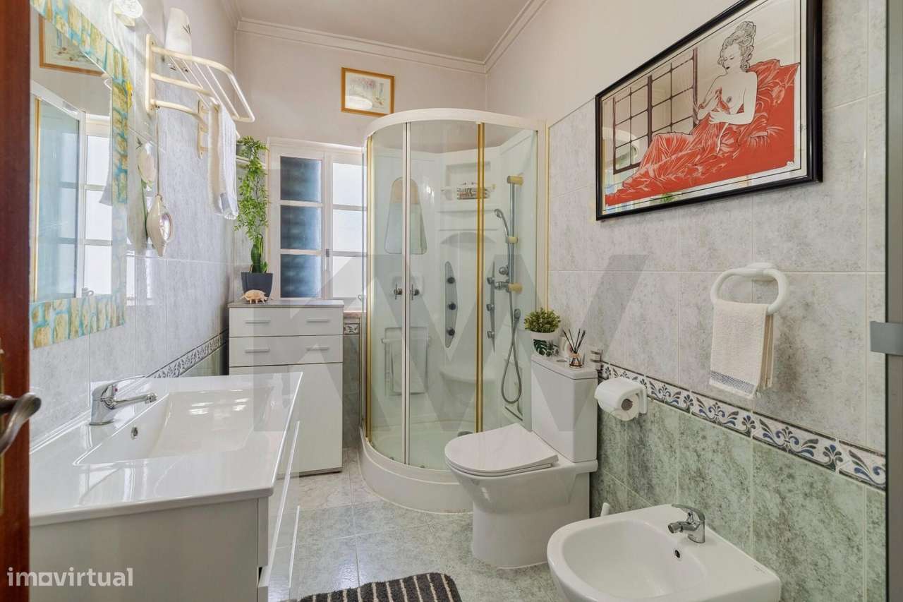 Moradia T3+2 com Piscina e Cave Independente — Quinta do Conde-24