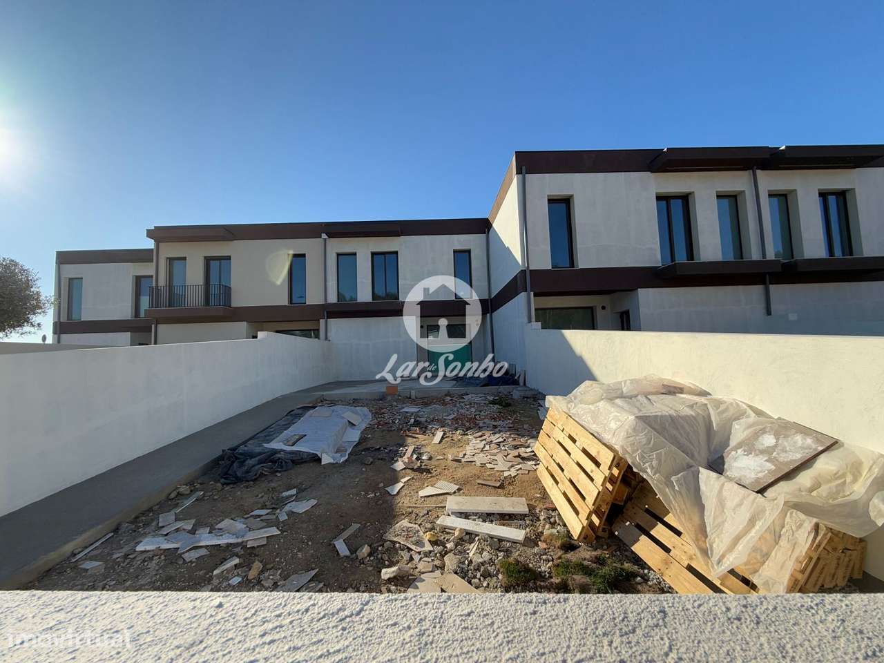 Moradias T3 NOVA c/ garagem fechada e piscina em Árvore, Vila do Conde - Grande imagem: 1/11