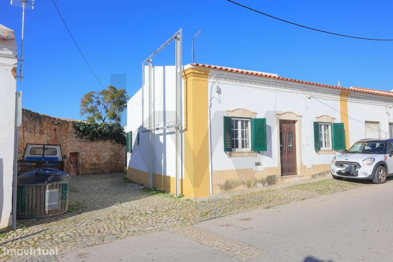 Moradia T2 em banda,  com charme Algarvio, no coração de Alcantarilha. - Grande imagem: 3/30