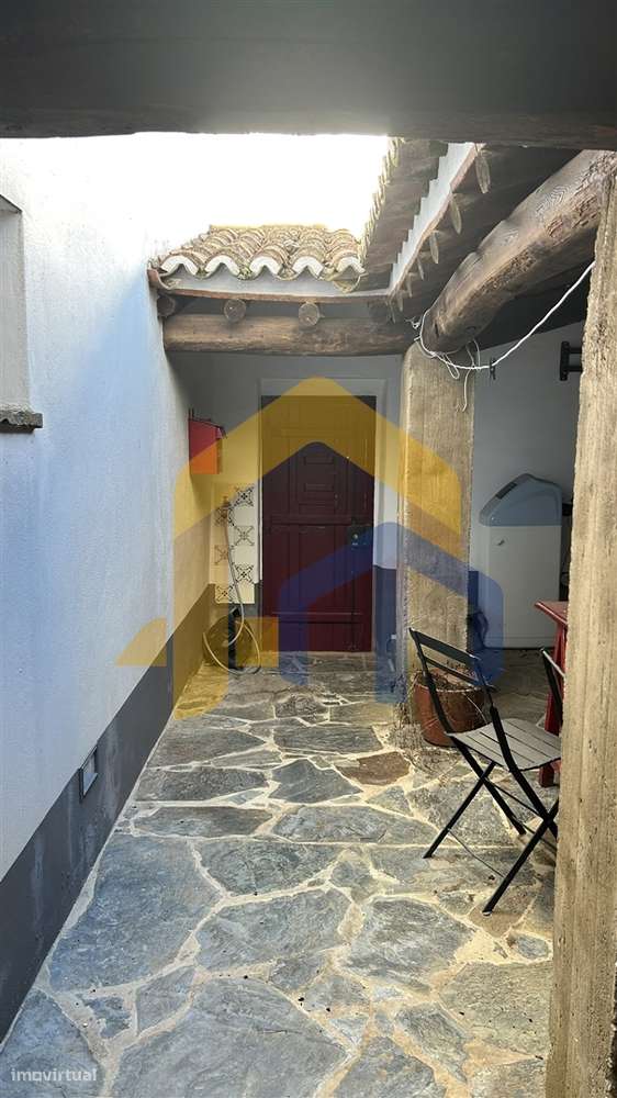 🏡 Moradia Térrea em Banda T2 no Centro de Estremoz-5