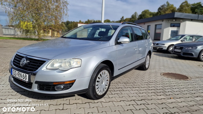 Volkswagen Passat 2.0 TDI Trendline DSG - 2