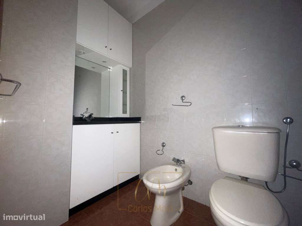 Apartamento T3 com lugar de garagem e arrumos fechados em Modivas, ...-16