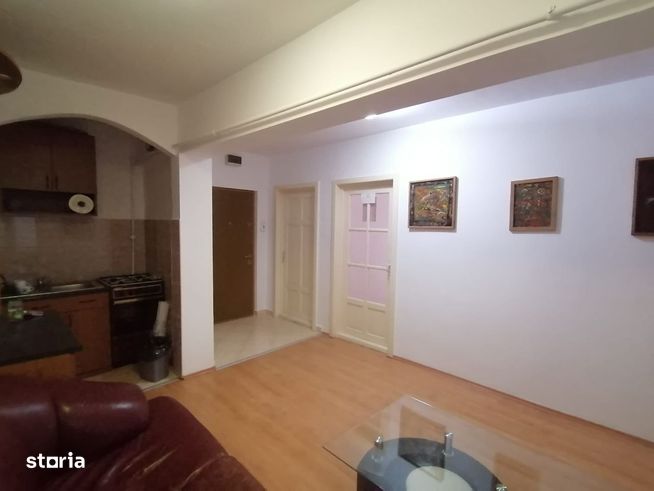 Apartament 3 camere etaj 1 finisat zona Centrala