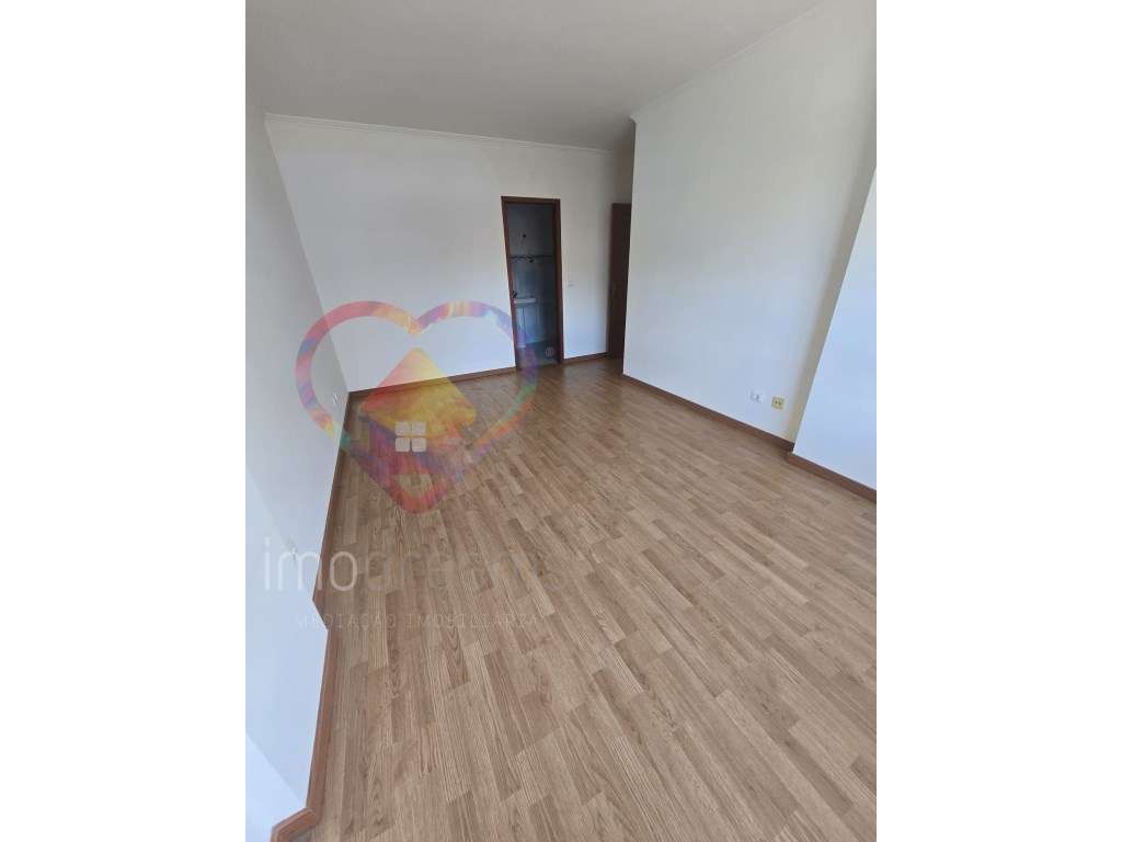 Apartamento T3 em Bom Retiro - Vila Franca de Xira-7