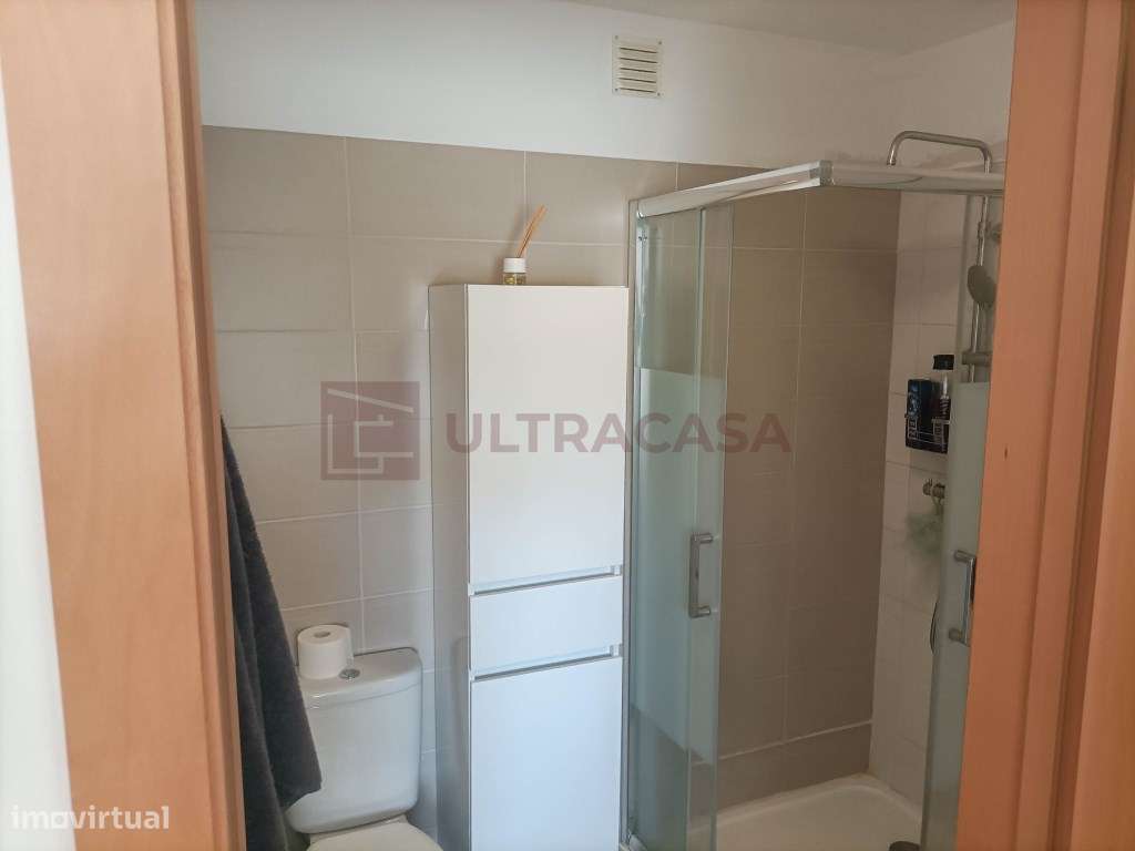 Vende-se Excelente T3 na Pontinha com 2 Lugares de Parqueamento-25