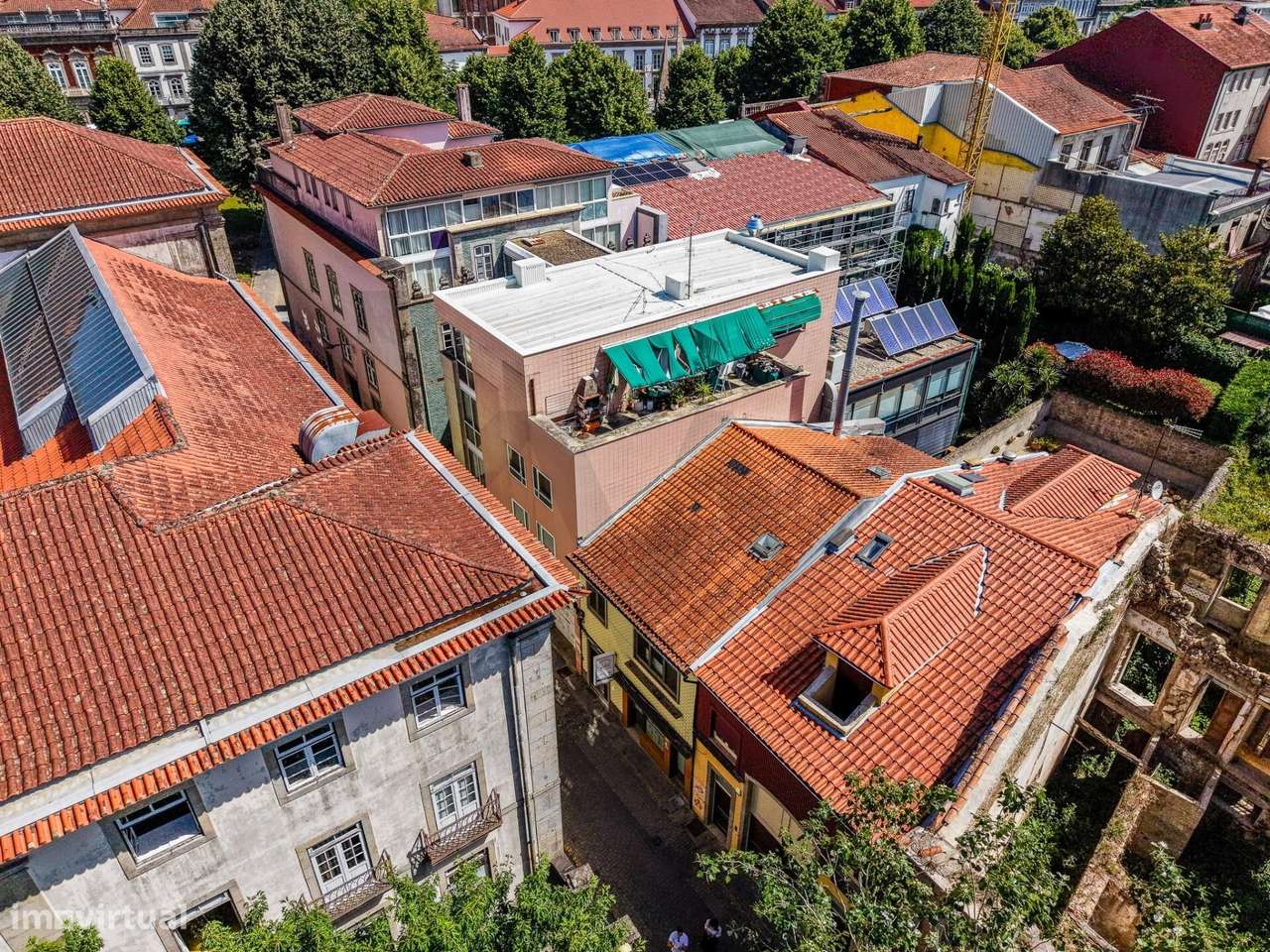 Prédio no centro histórico de Braga-20