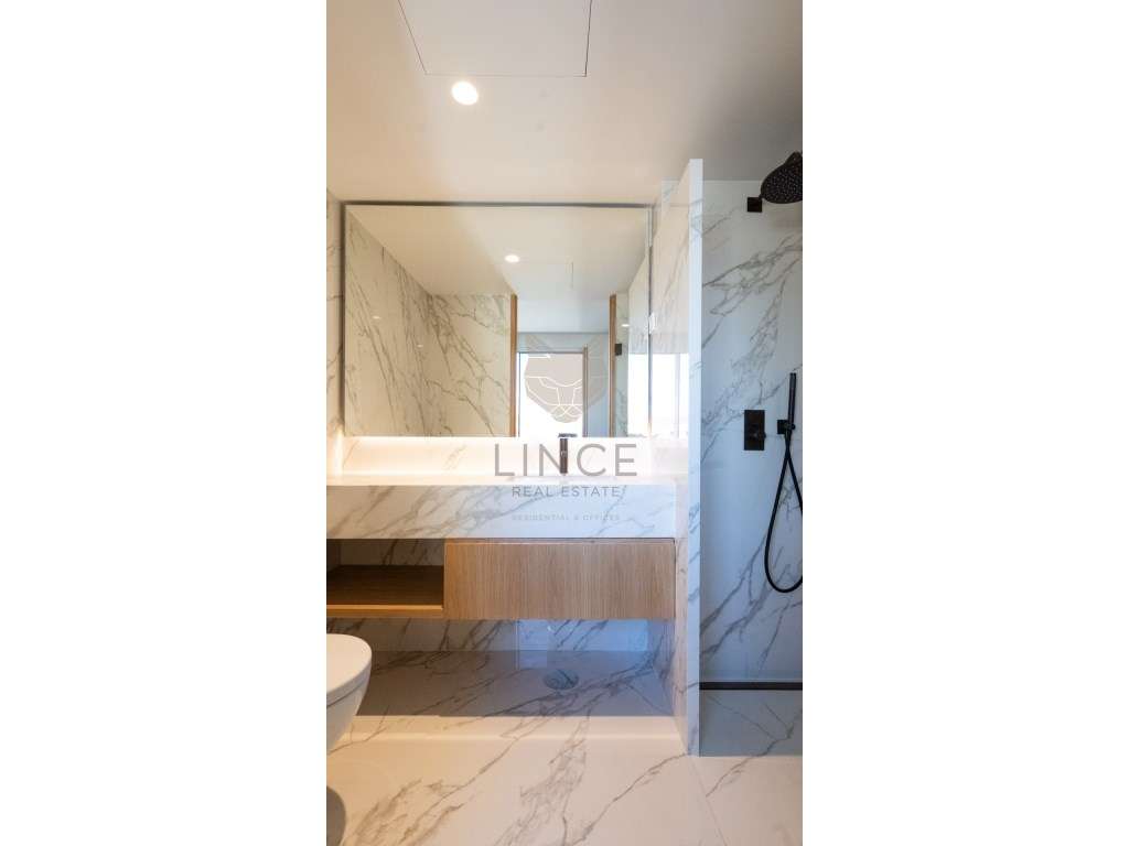 Apartamento T3 duplex no centro da cidade com varanda-12