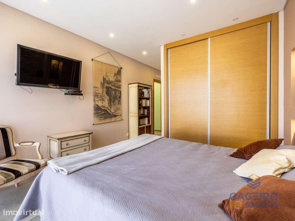 Moradia Térrea T3 Contemporânea com Piscina-32