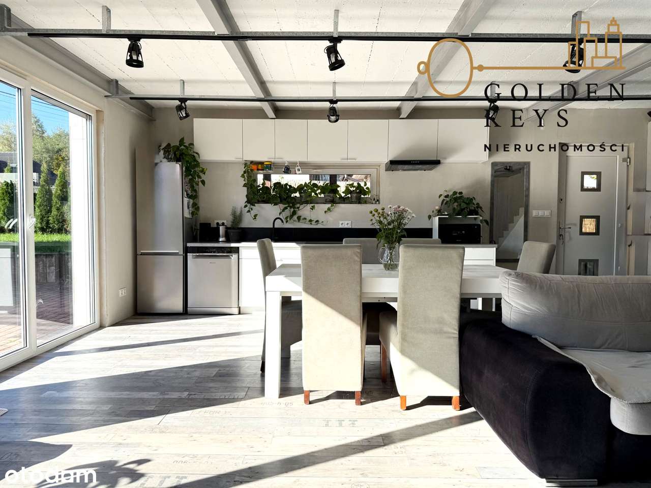 Roczyny, Jednorodzinny Dom Z Ogrodem Zimowym Na Sprzedaż-8