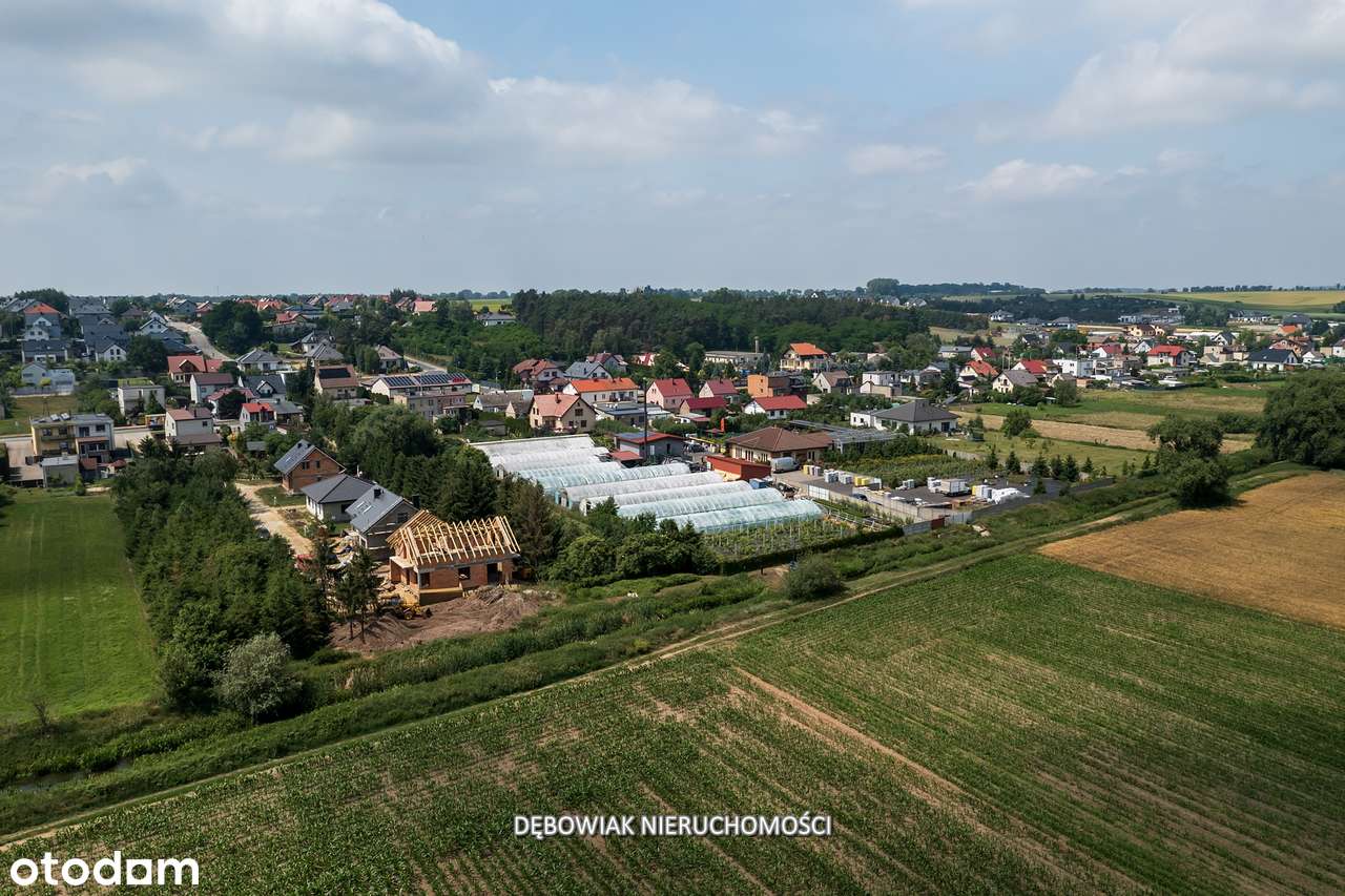 Obszerna działka budowlana blisko Kani-0