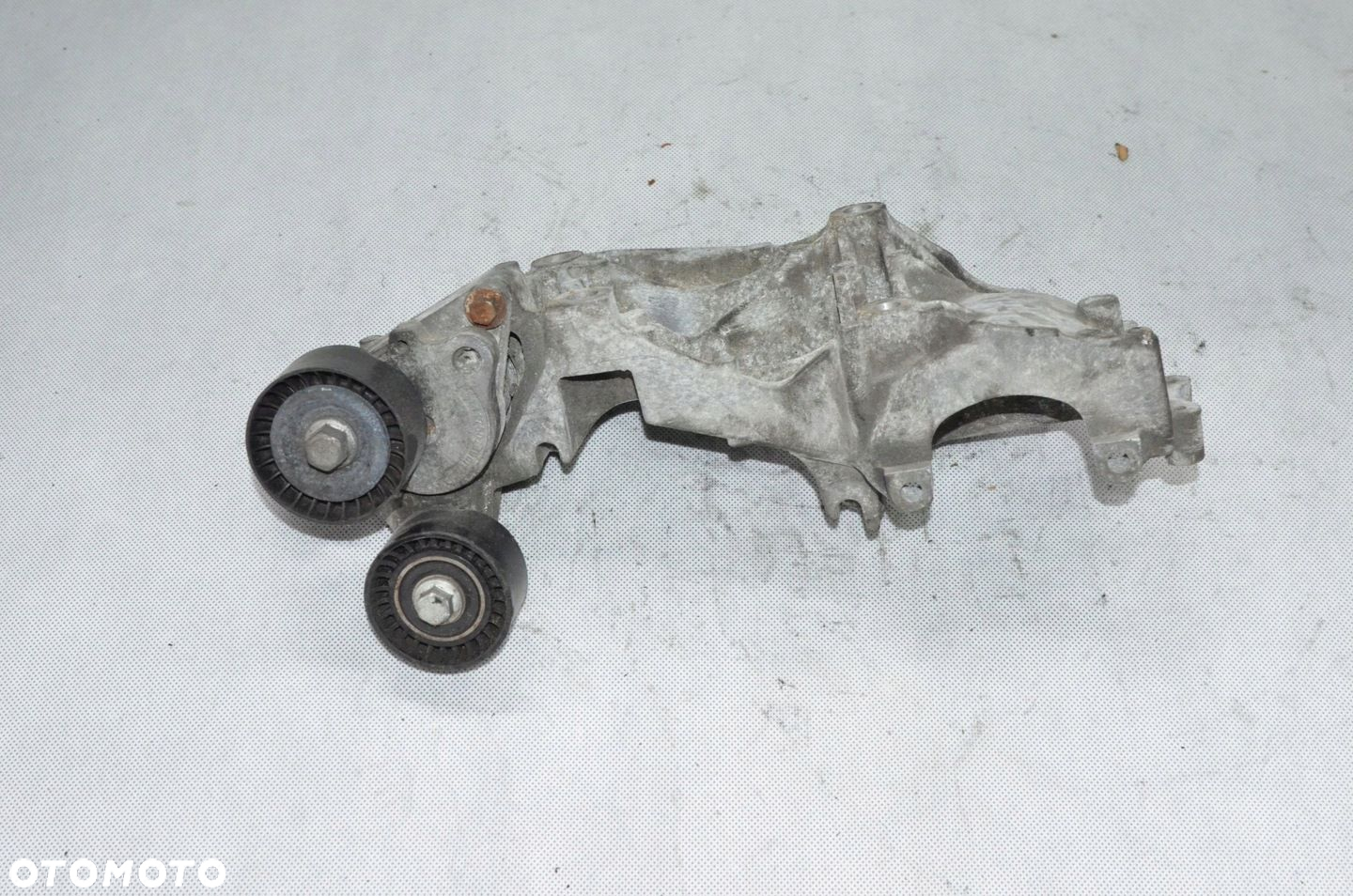 Łapa podstawa alternatora Renault Master III Opel Movano B 2.0 2.3 DCI - 3