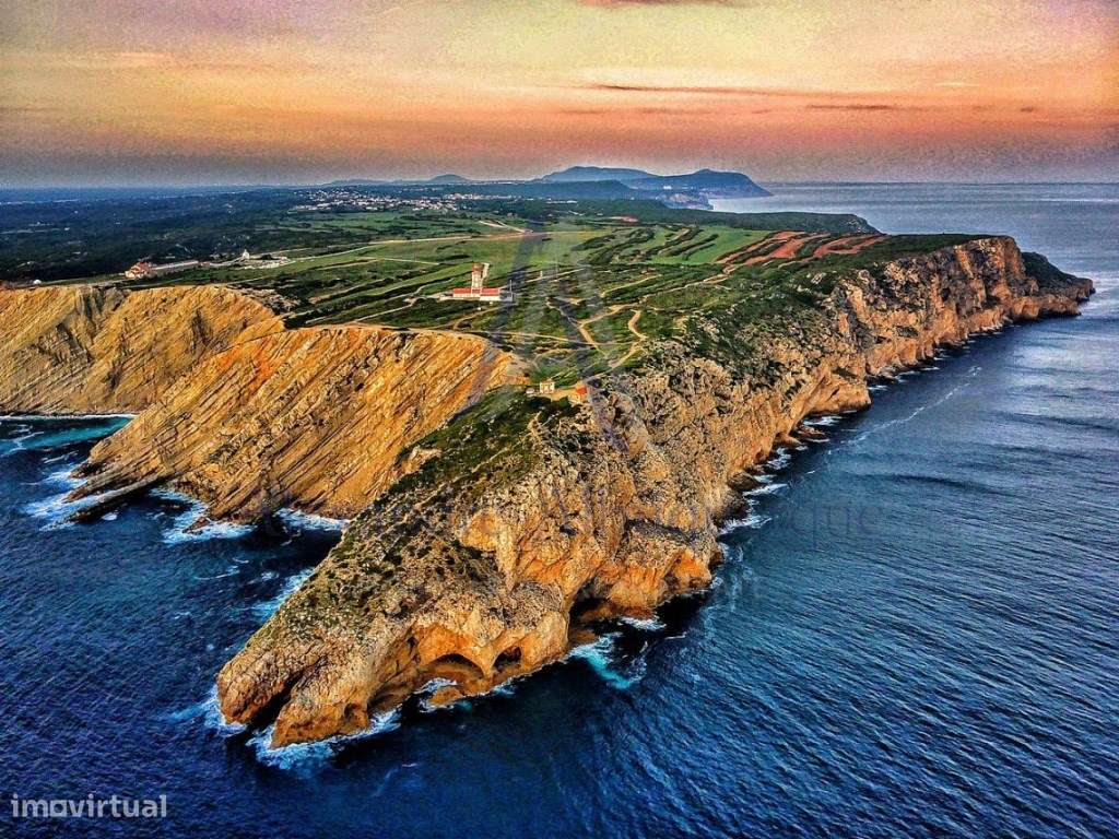 Moradia para reabilitar em Sesimbra ( Santiago ), com vista mar.-14