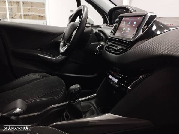 Peugeot 2008 1.2 PureTech Style - 11