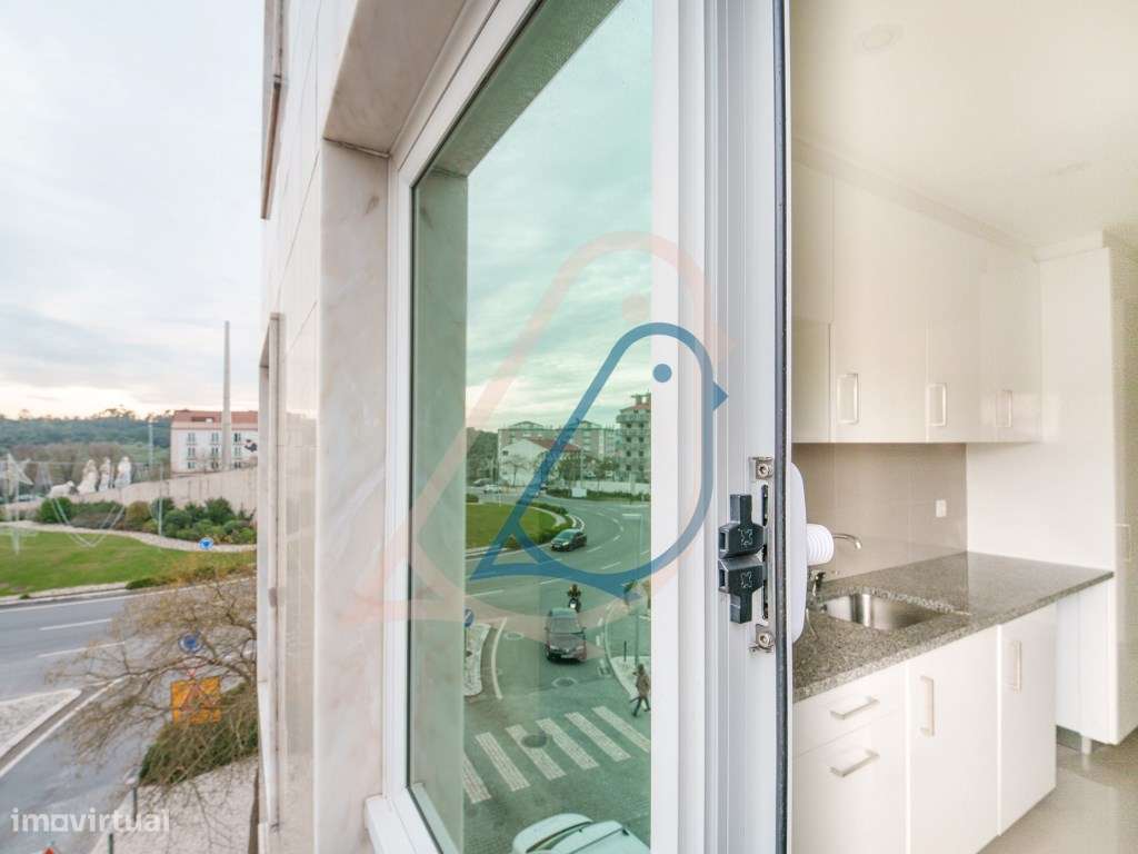 Apartamento T2 / Arrendamento / Rotunda dos Pastorinhos - Grande imagem: 4/17