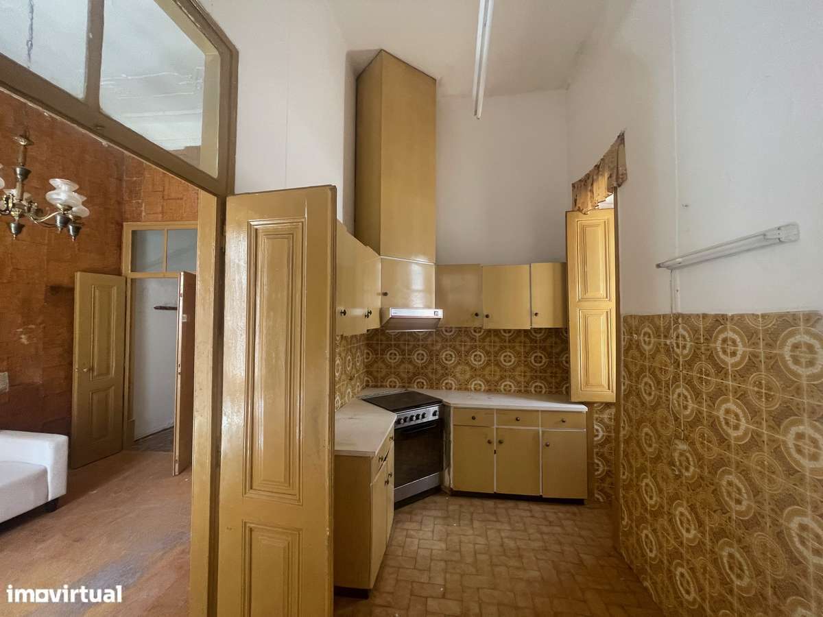 Moradia T4 com quintal-10