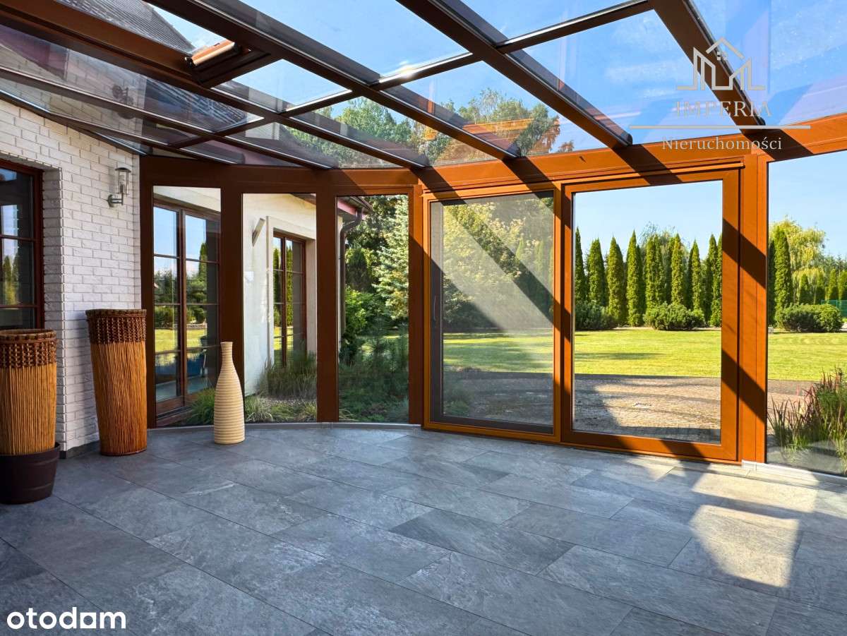 Rezydencja z prywatnym basenem i ogrodem | Koźmin-10