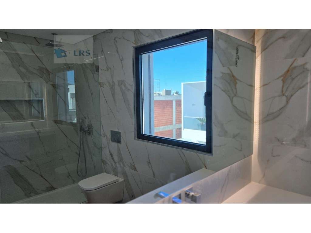 Murches, lindos acabamentos, moradia isolada com 3 suites e 1 quatr...-38