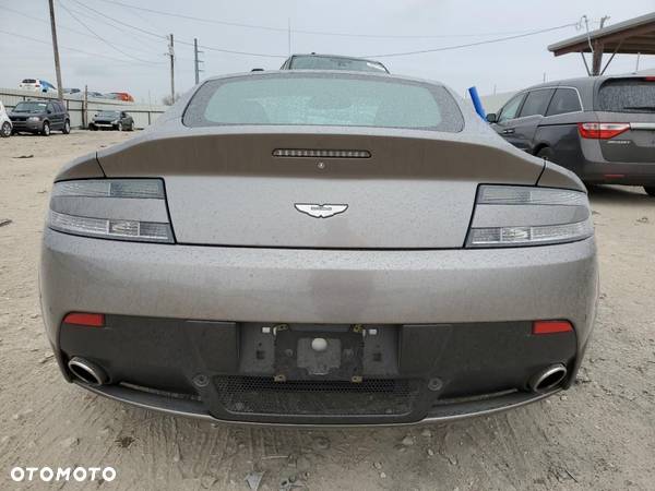 Aston Martin V8 Vantage - 3