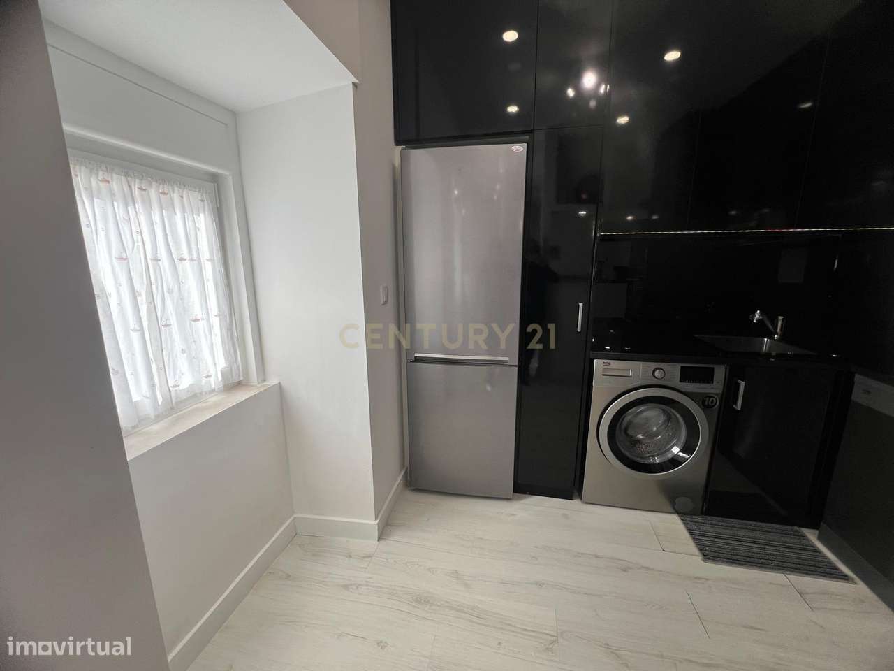 Moradia Como Nova na Freiria – Carmões |  A 3 Minutos de Sobral de Mon-9