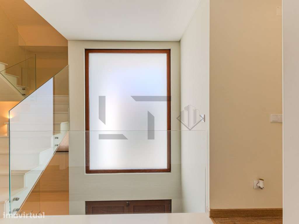 Fantástica Moradia T4 Moderna com Vista Mar, Jardim e Estacionament...-36