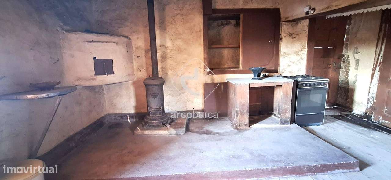 Quinta p/ restaurar com 3.500m2 -  Couto - Arcos de Valdevez-23