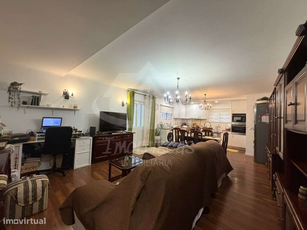 Moradia de 2 pisos com terraço, anexo e garagem em Caneças - Grande imagem: 3/48