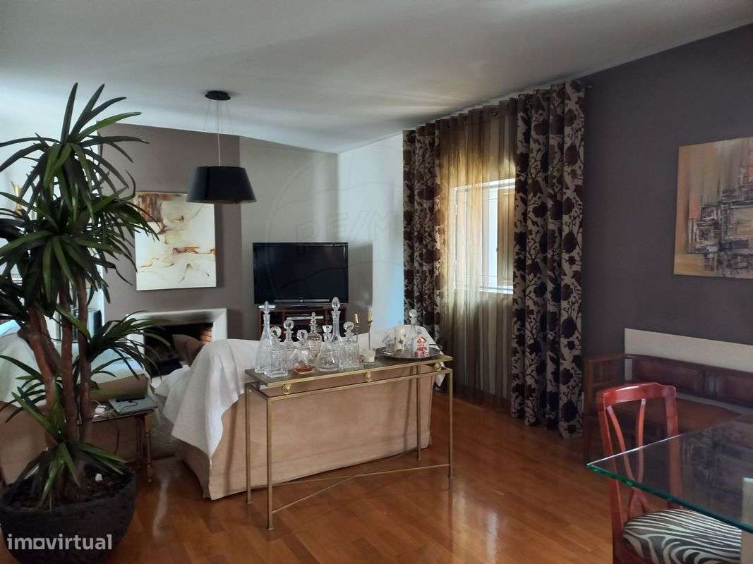 Moradia T4 para venda - Grande imagem: 2/24