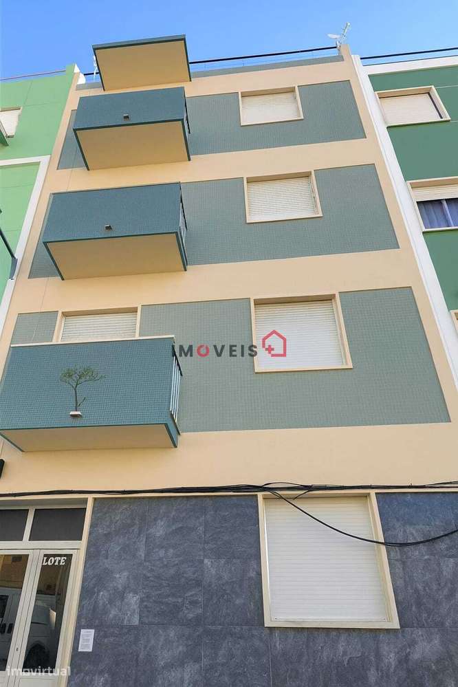 CV – Atelier T1 (94 m²) — Ocupado — 120.000€-0