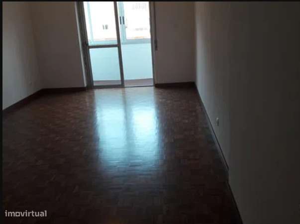 Arrendamento T3 com fiador - Rua Rio da Azenha - Grande imagem: 4/7