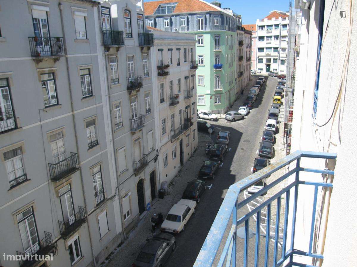 Quarto - localizado em Anjos Lisbon - Grande imagem: 3/9