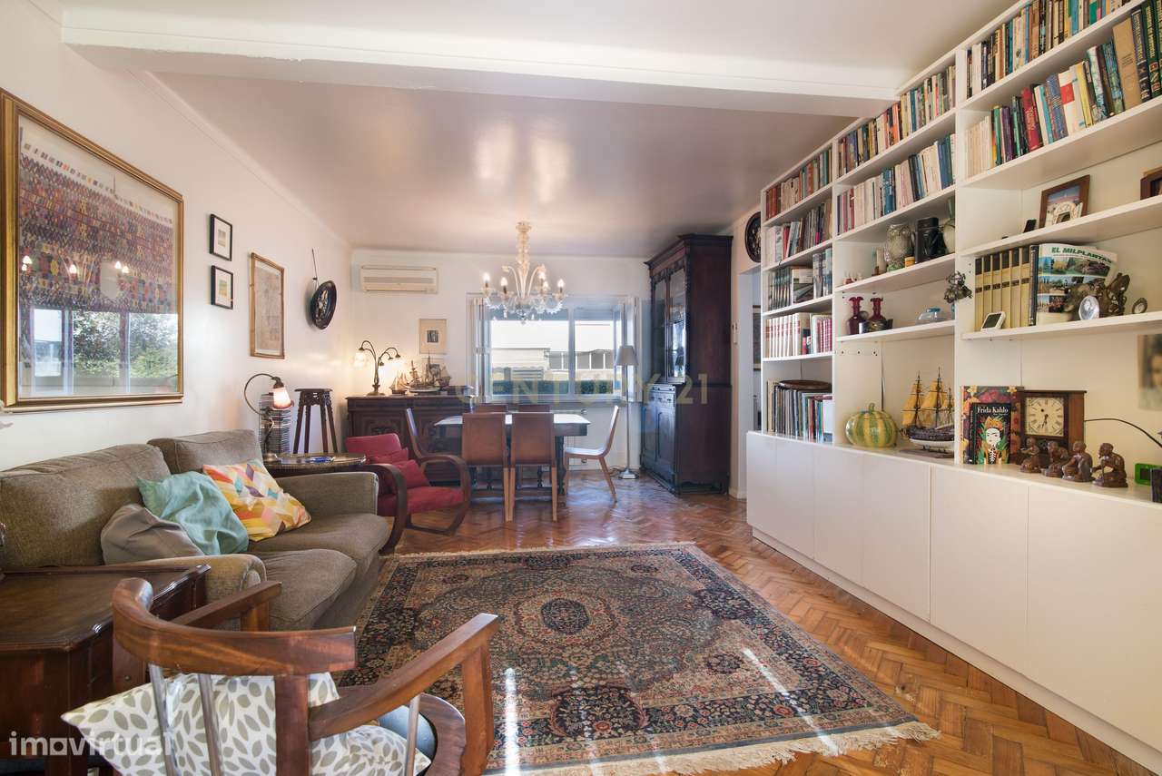 Moradia T3, Remodelada, com Jardim, em zona nobre do Restelo - Grande imagem: 5/48