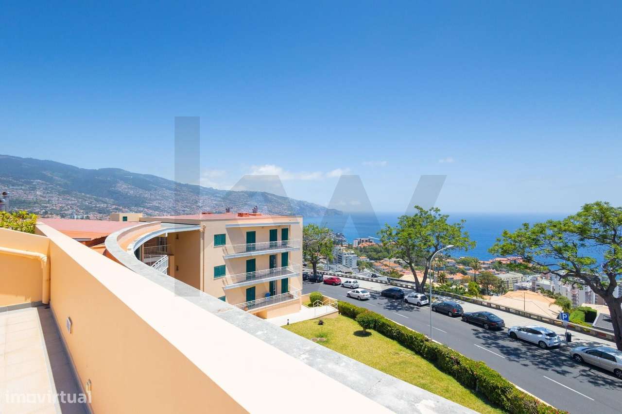 Apartamento T3 Duplex no Funchal-13