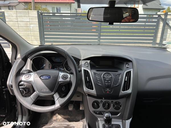 Ford Focus 1.6 Trend Sport - 26